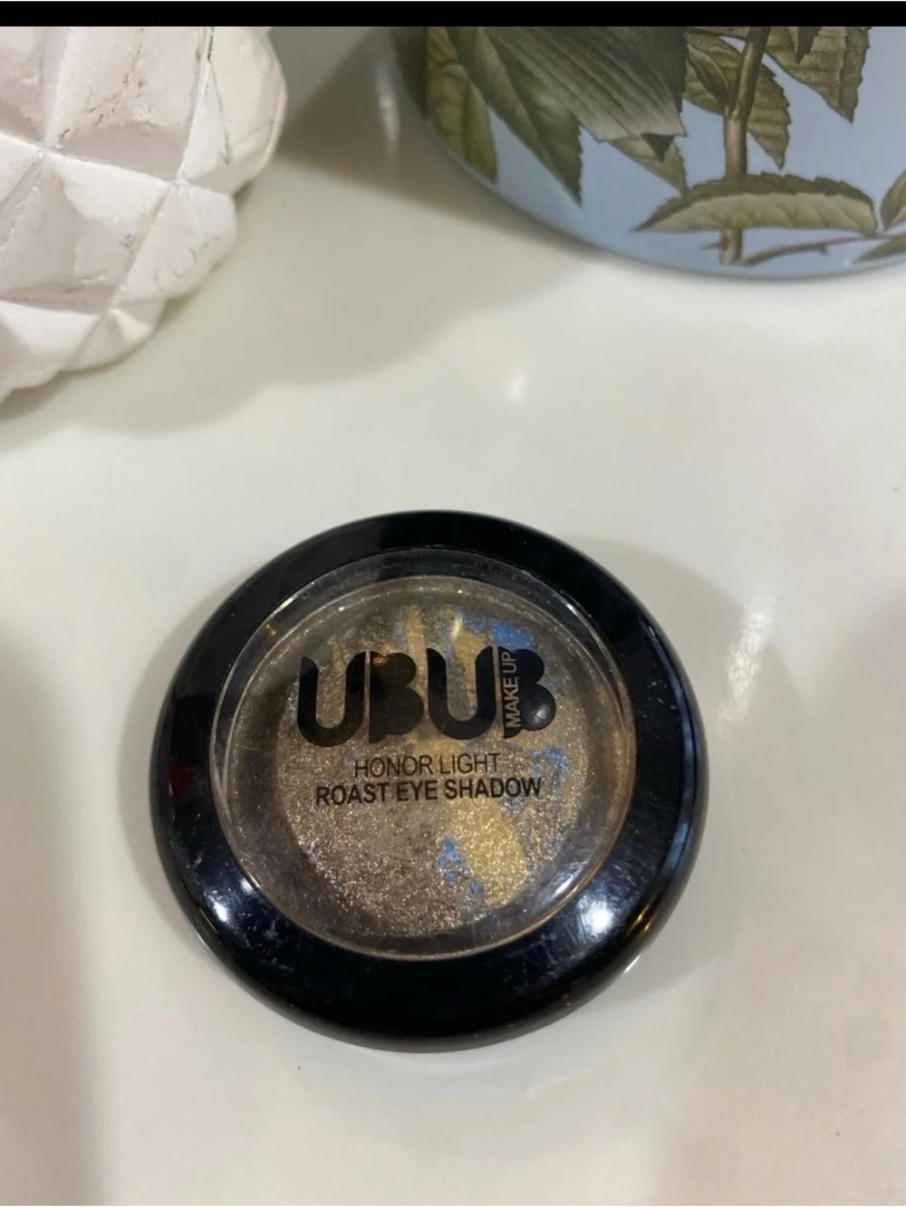 STUNNING Honor Light Roast Iridescent Eye Shadow #12
